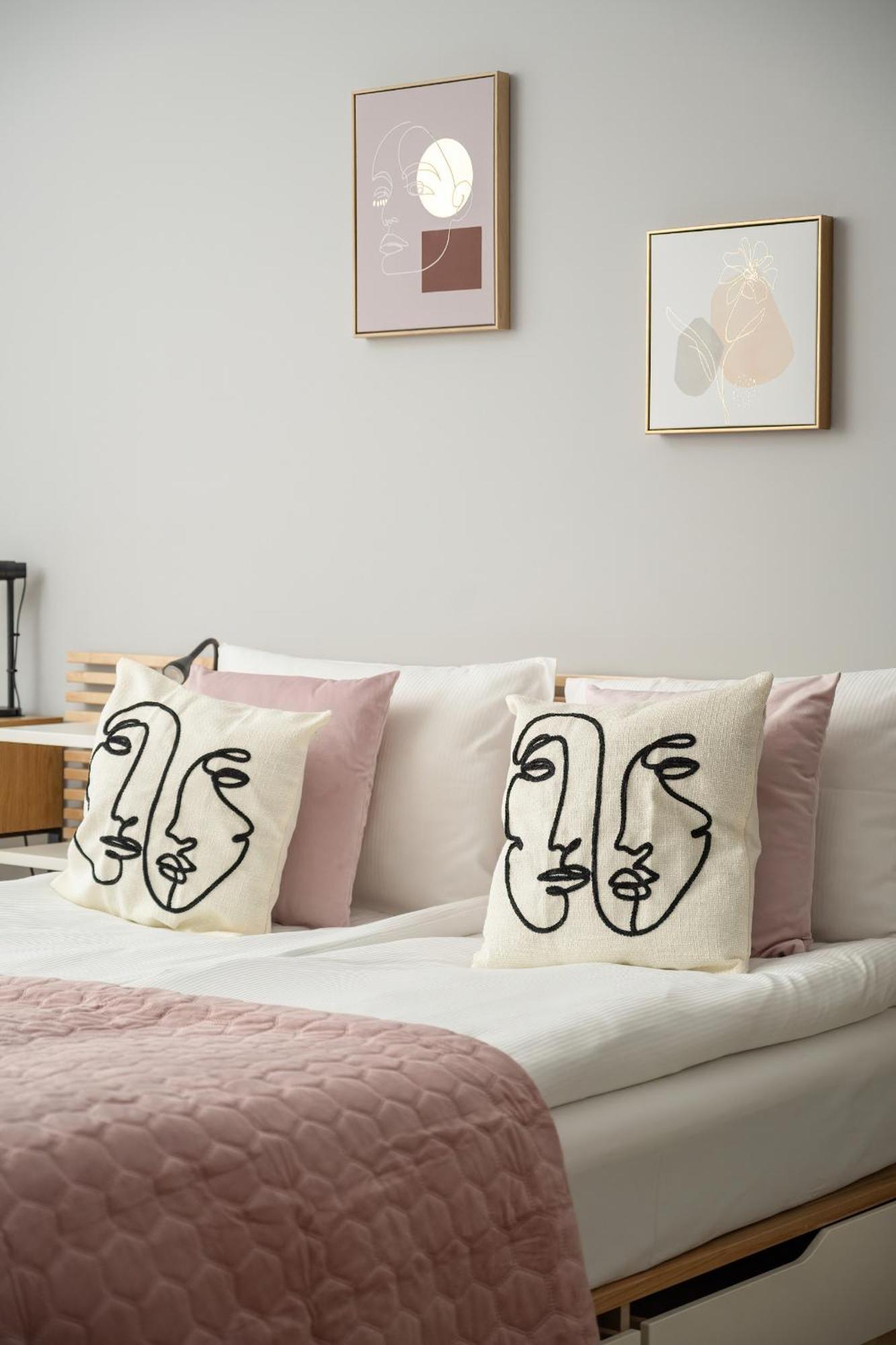 Michalczyka Stylish Apartment With Parking In The City Center Of Wroclaw By Noclegi Renters Екстериор снимка